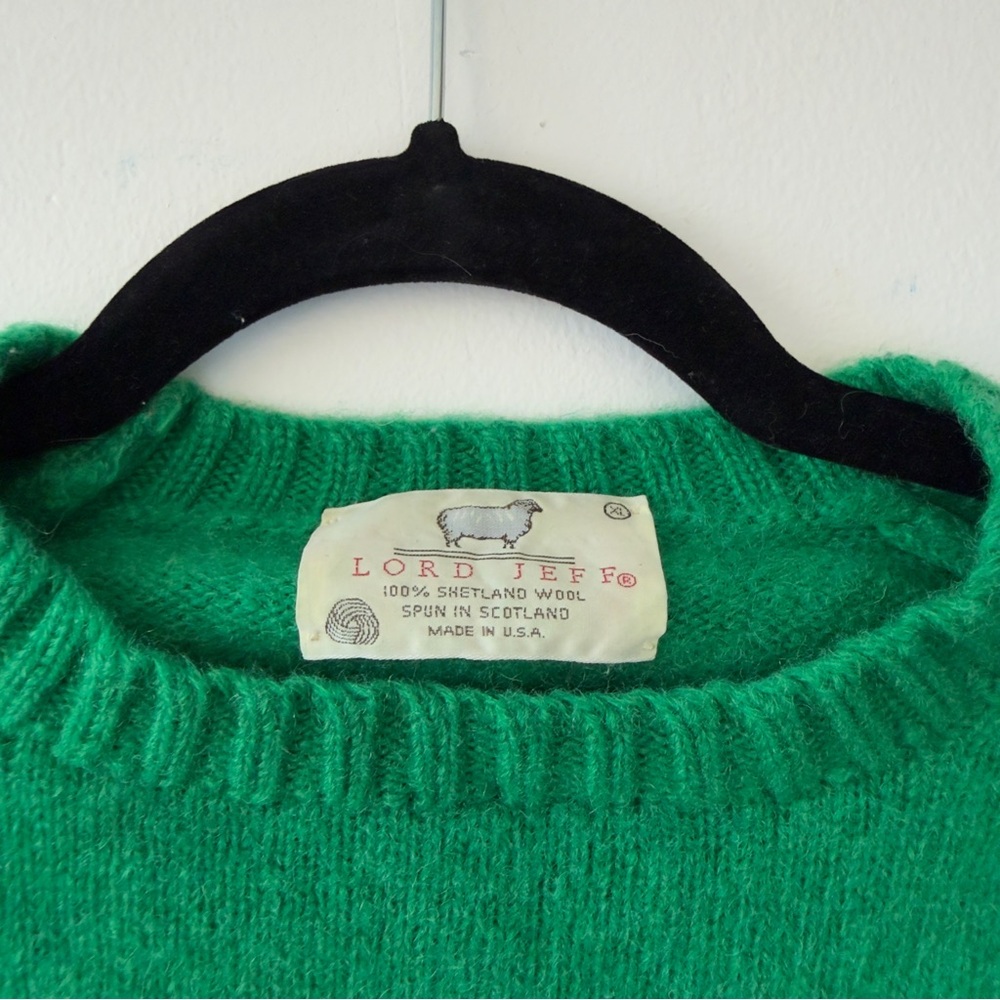100% WoolClassic Crewneck Sweater in Emerald Green - Lord Jeff - Picture 4 of 7